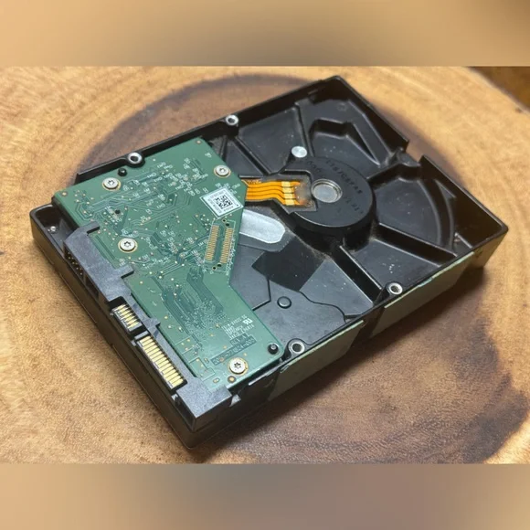 TESTED Western Digital AV-GP internal hard drive HDD (model WD10EURX) #6 - Picture 8 of 8